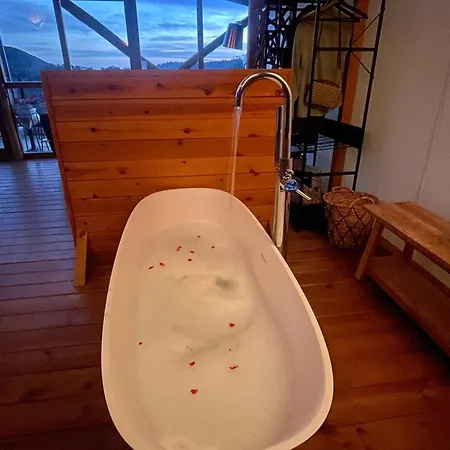 Kapslový hotel La Dehesa Experiences