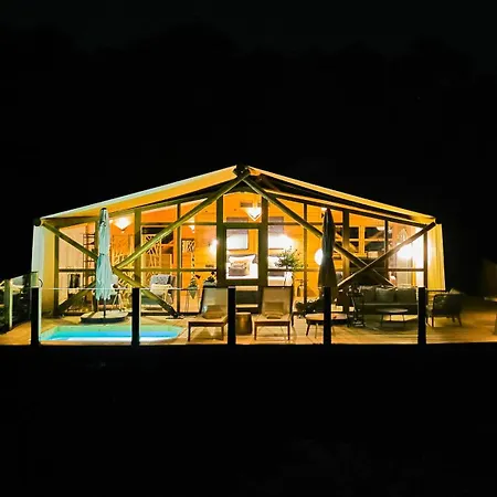 La Dehesa Experiences فندق-كبسولة *